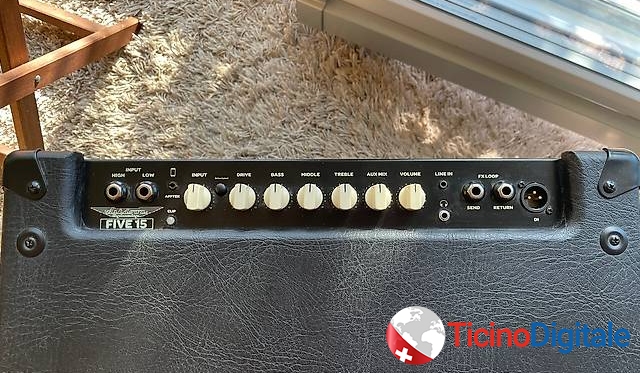 AMPLIFICATORE PER BASSO FIVE 15 1x15
