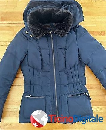 Giacca da donna blu di Zara