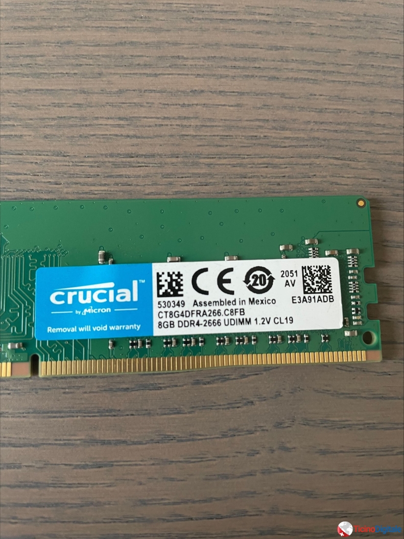 RAM: 8GB DDR4 Crucial