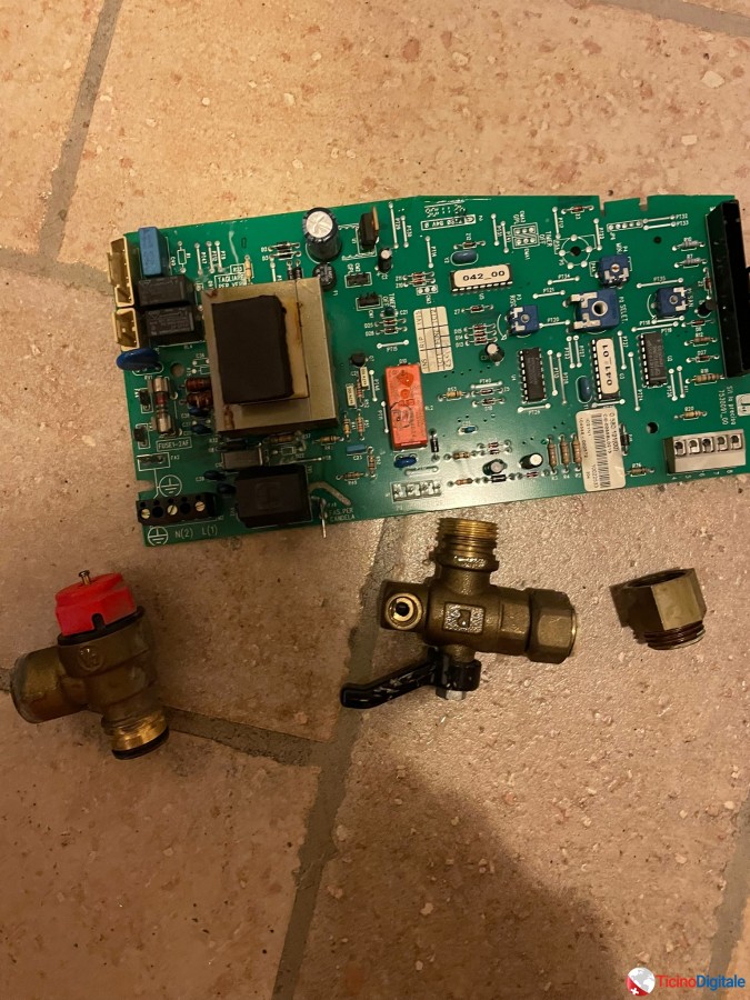  Scheda Elettronica BE0533 per caldaia CIAO CSI 24