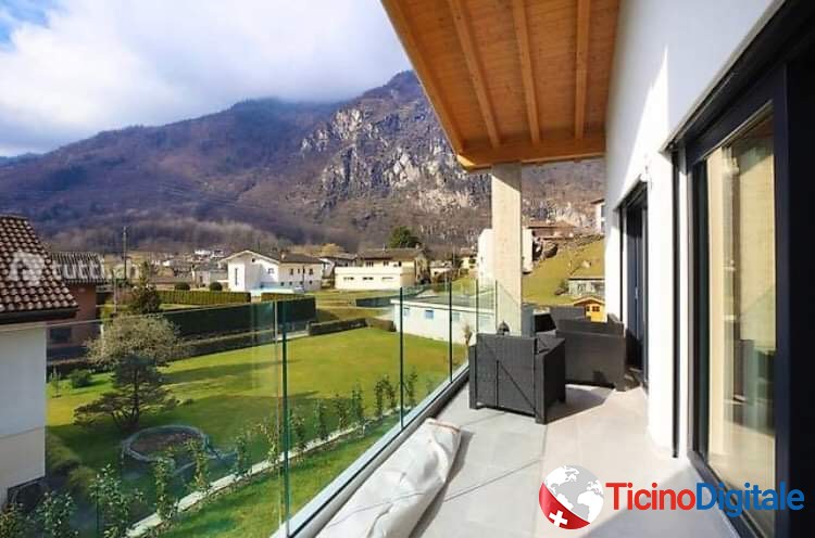 Vendo appartamento nuovo 4,5 locali a Cama, Grigioni 