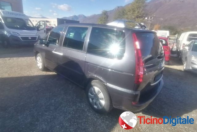 Vendo Citroën C8  2.0 16V di colore grigio con 8 posti