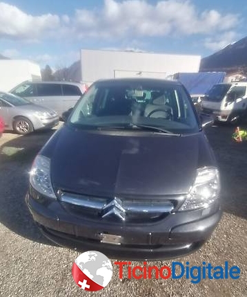 Vendo Citroën C8  2.0 16V di colore grigio con 8 posti
