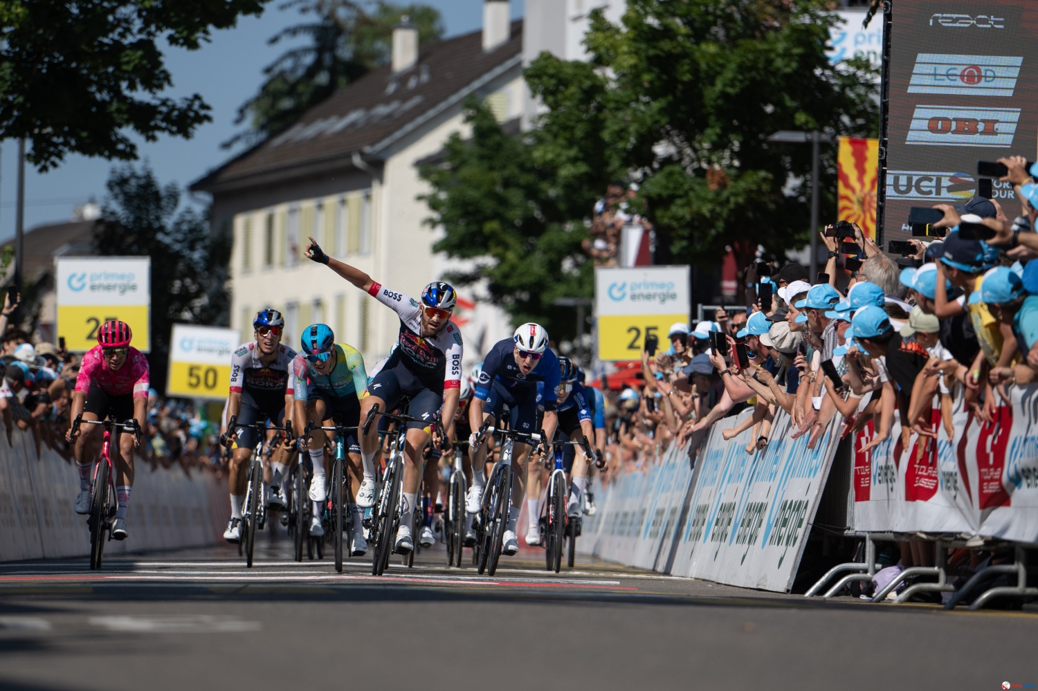 Vivete il Tour de Suisse da vicino a Locarno